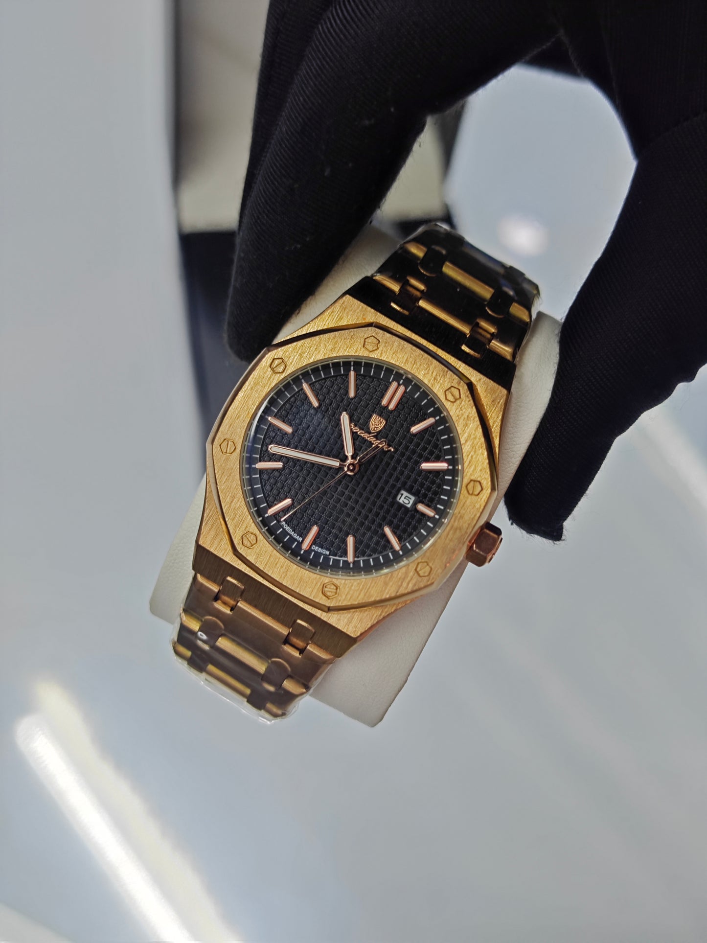 Poedagar Model 924 Date display watch