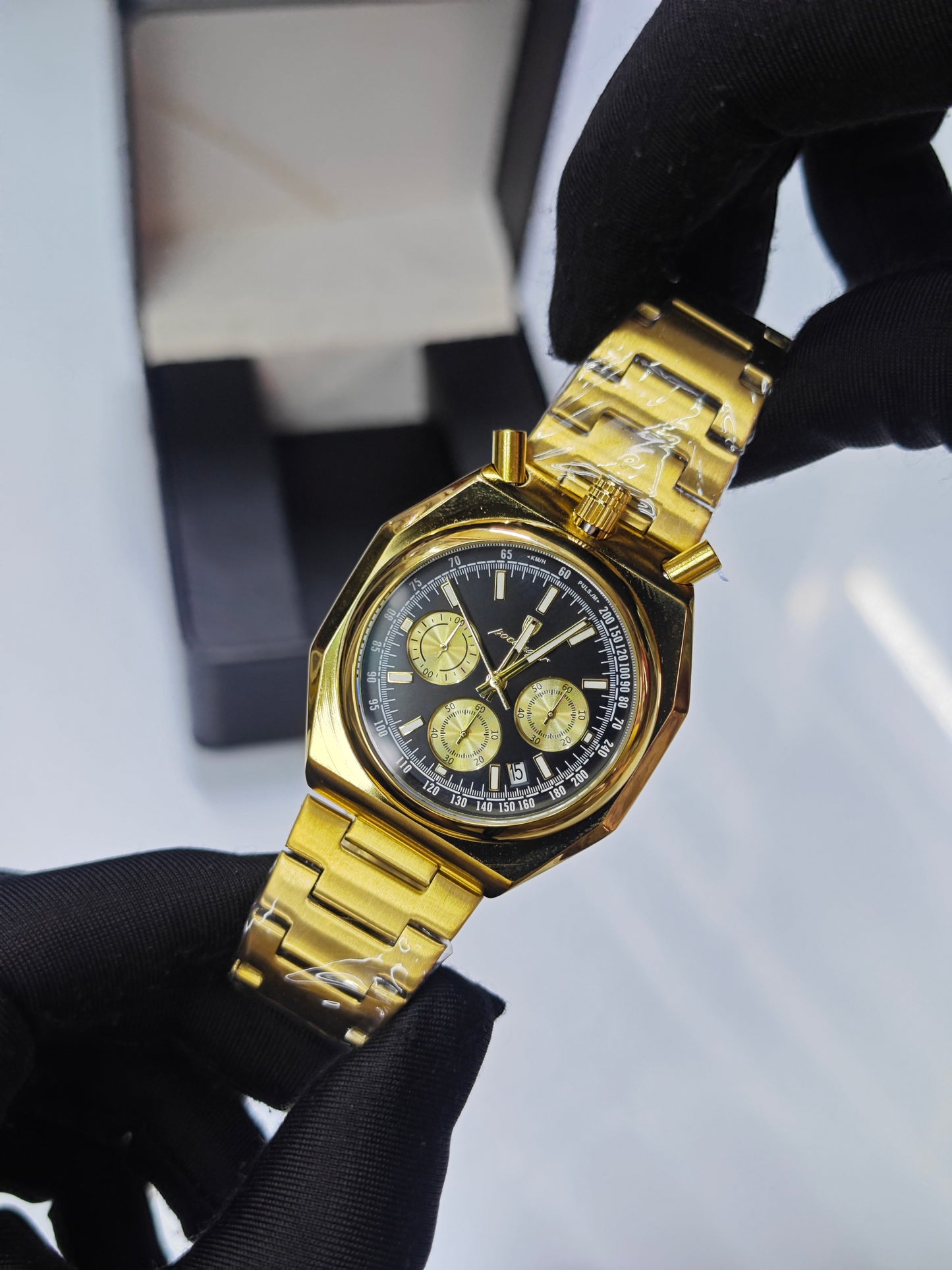 Poedagar Model 897B chronograph watch