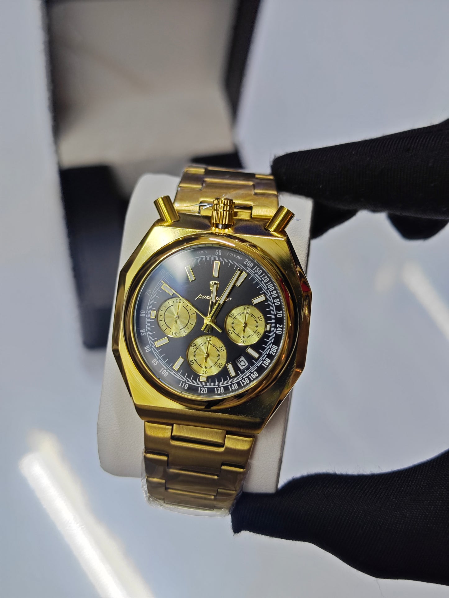 Poedagar Model 897B chronograph watch
