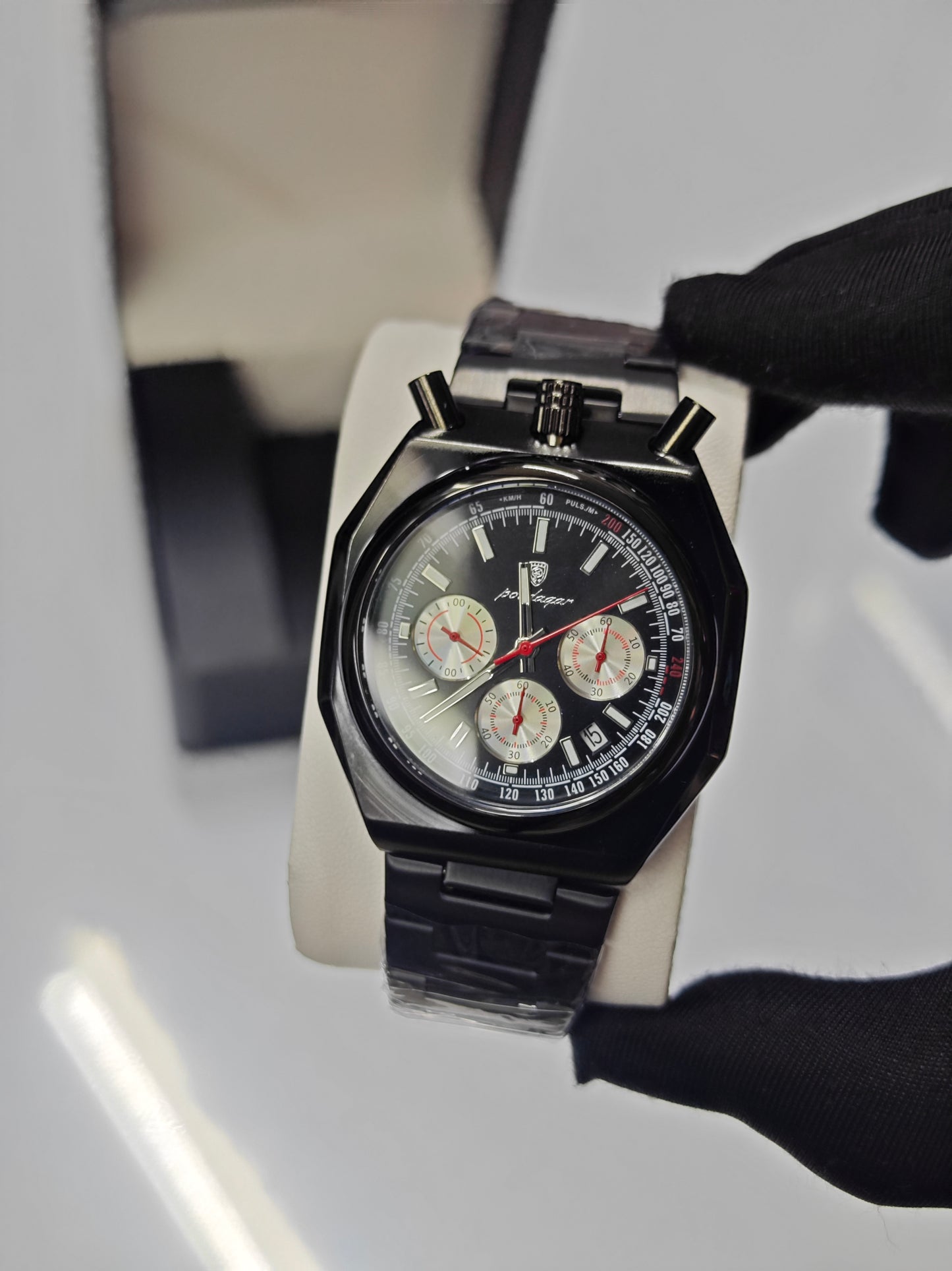 Poedagar Model 897B chronograph watch