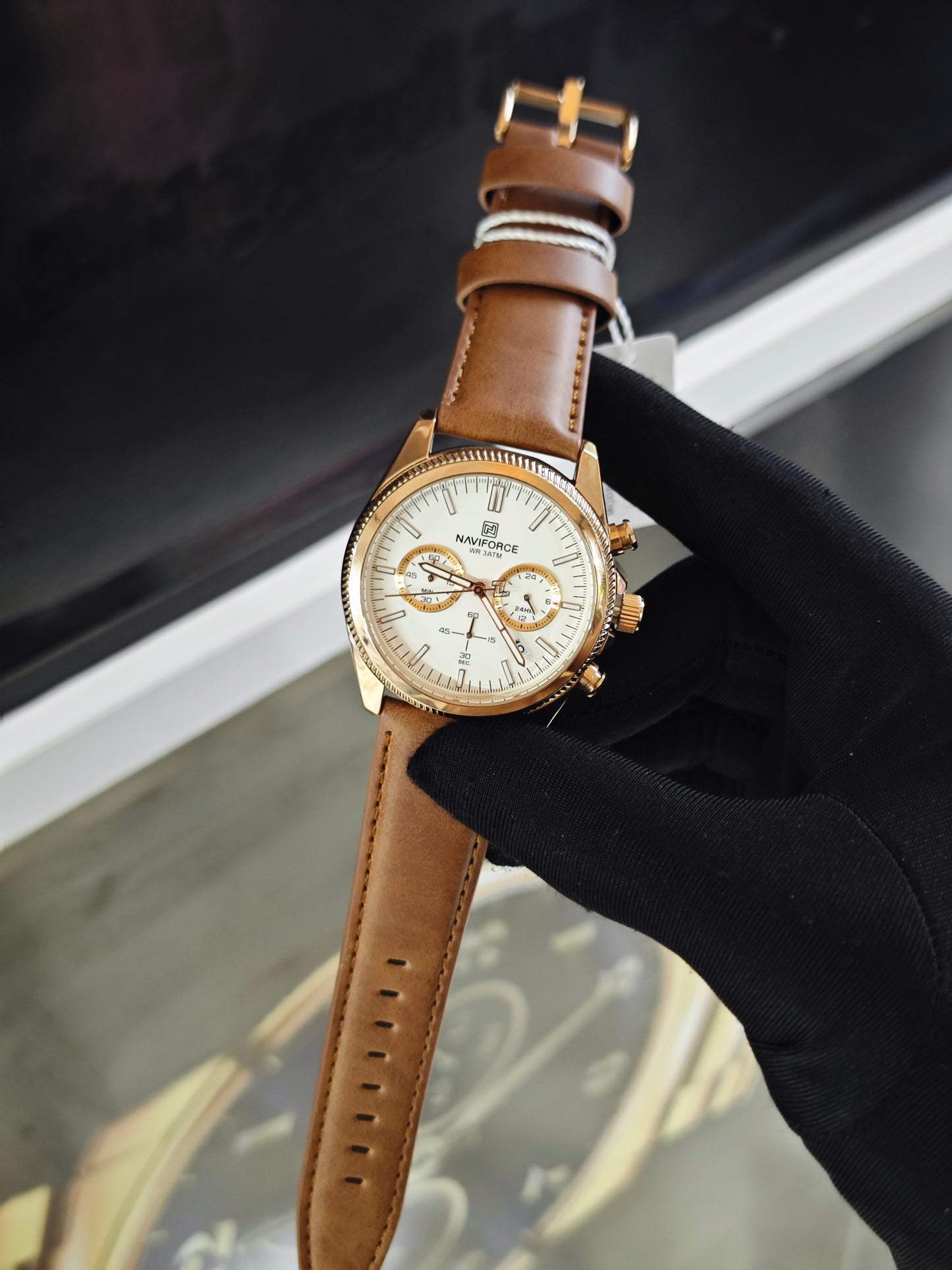 Naviforce NF8082 Chronograph watch