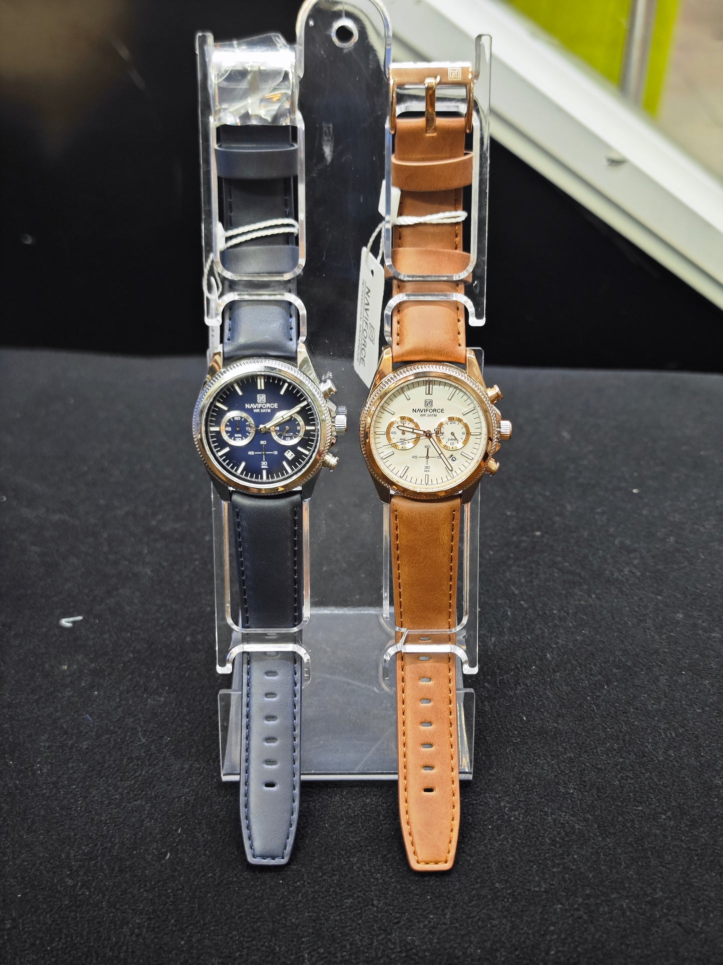 Naviforce NF8082 Chronograph watch
